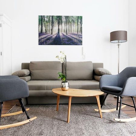 Droy By Rockchair Apartments L Superhost Status L 2 Bedroom Boxspringbeds Next To Center "Kurfuerstendamm" - Cozy Family & Business Flair Welcomes You! Berlin Exterior foto