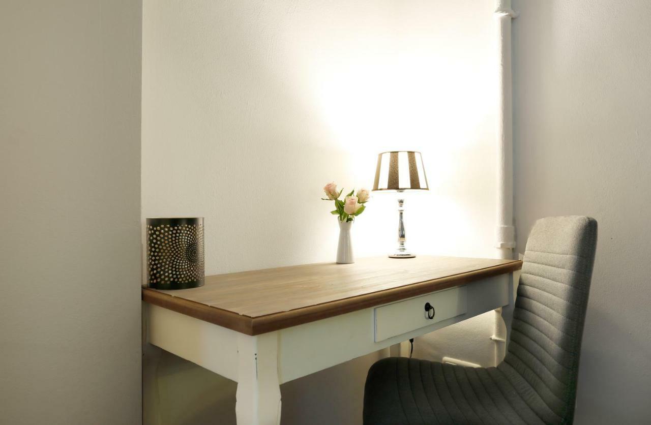 Droy By Rockchair Apartments L Superhost Status L 2 Bedroom Boxspringbeds Next To Center "Kurfuerstendamm" - Cozy Family & Business Flair Welcomes You! Berlin Exterior foto