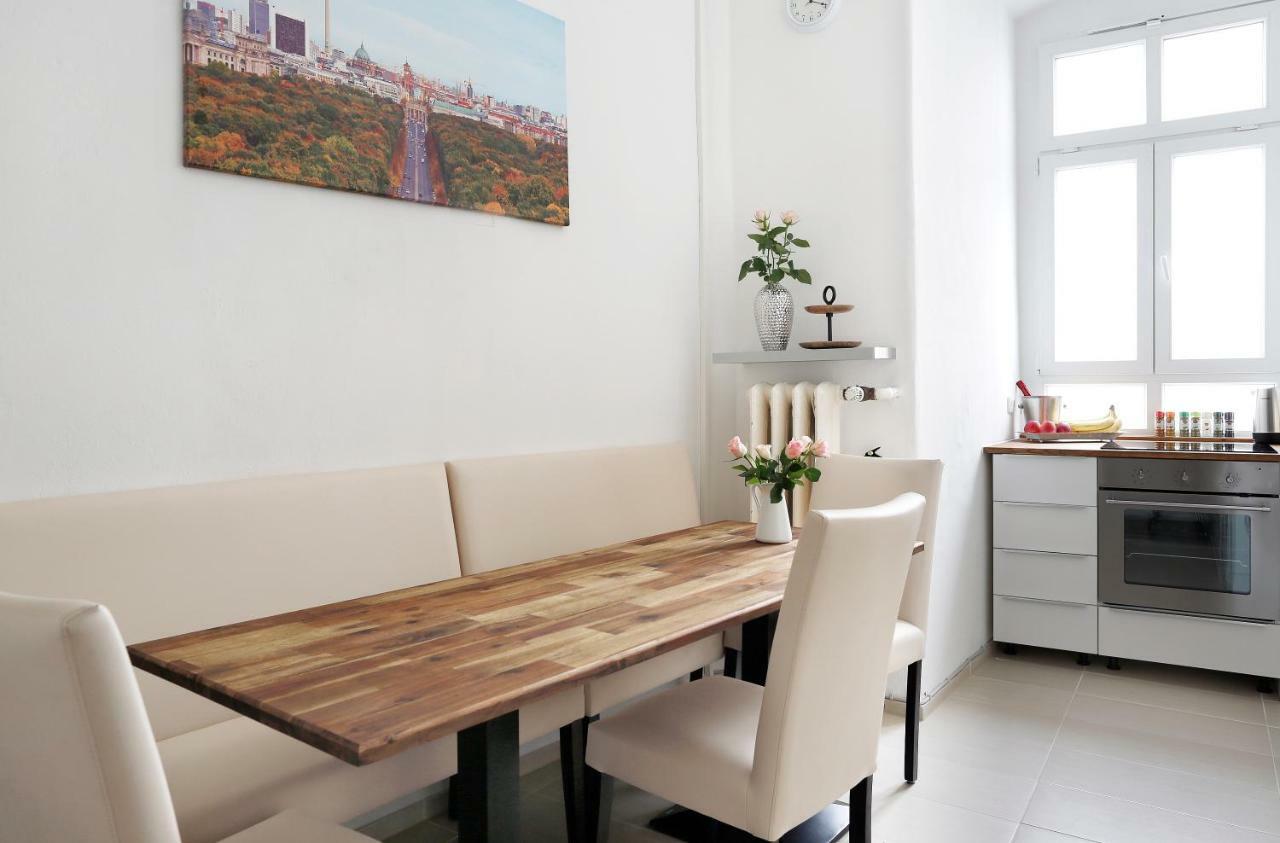 Droy By Rockchair Apartments L Superhost Status L 2 Bedroom Boxspringbeds Next To Center "Kurfuerstendamm" - Cozy Family & Business Flair Welcomes You! Berlin Exterior foto